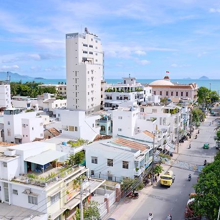 New Century Hotel Nha Trang Buitenkant foto