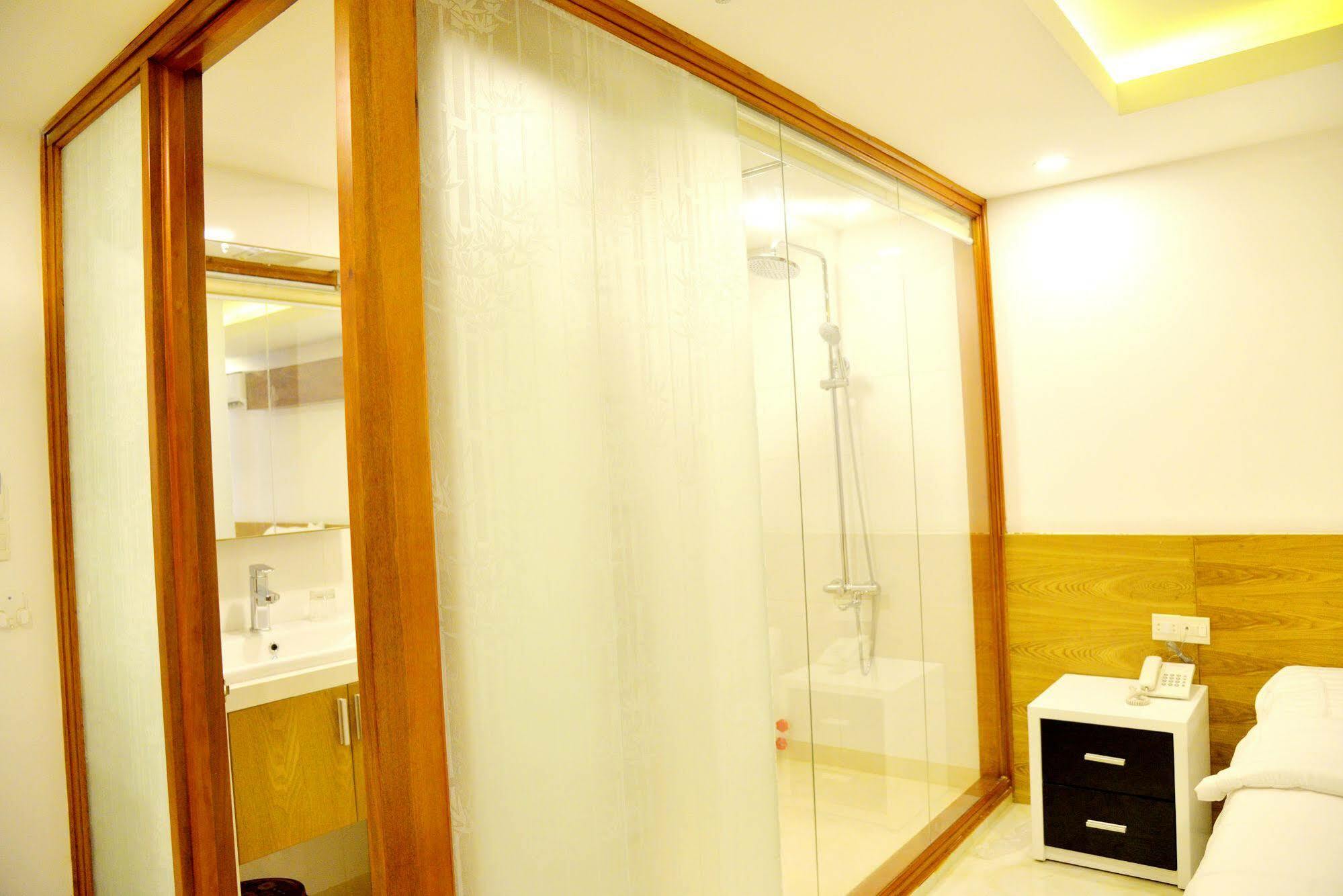 New Century Hotel Nha Trang Buitenkant foto