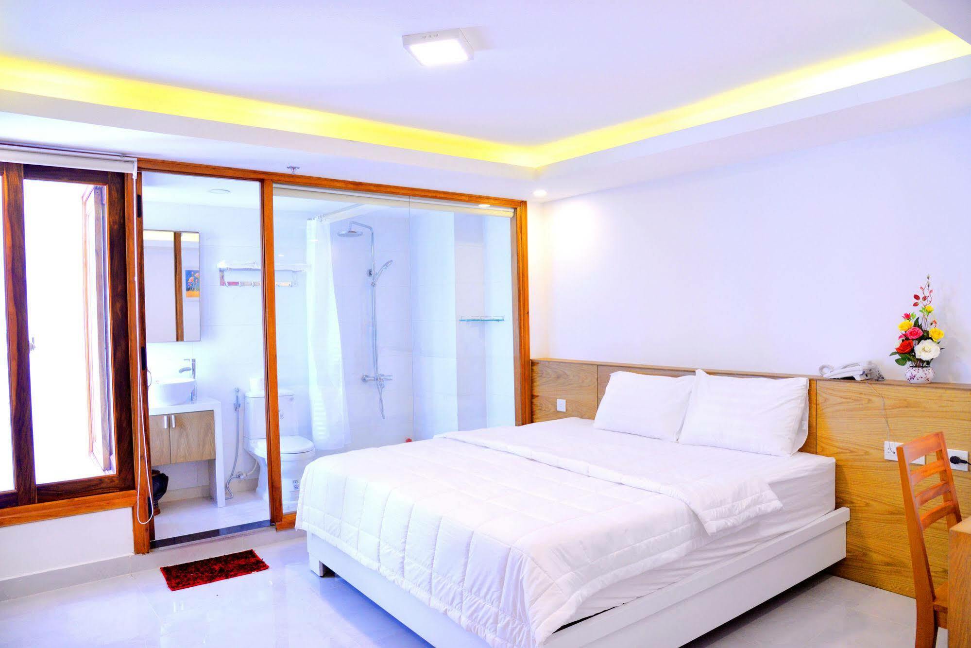 New Century Hotel Nha Trang Buitenkant foto