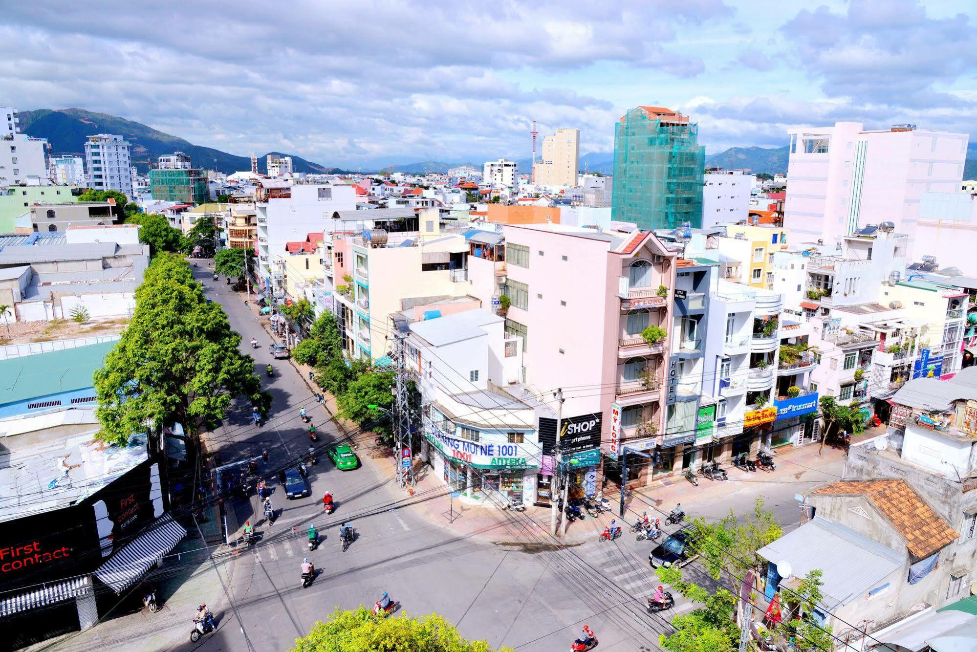 New Century Hotel Nha Trang Buitenkant foto